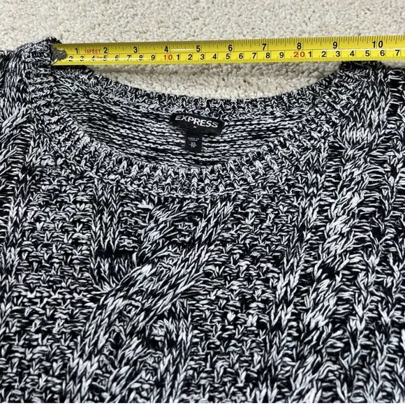 Express Women’s Round Neck Chunky Cable Knit Oversized Sweater Black & White XS - Picture 10 of 12